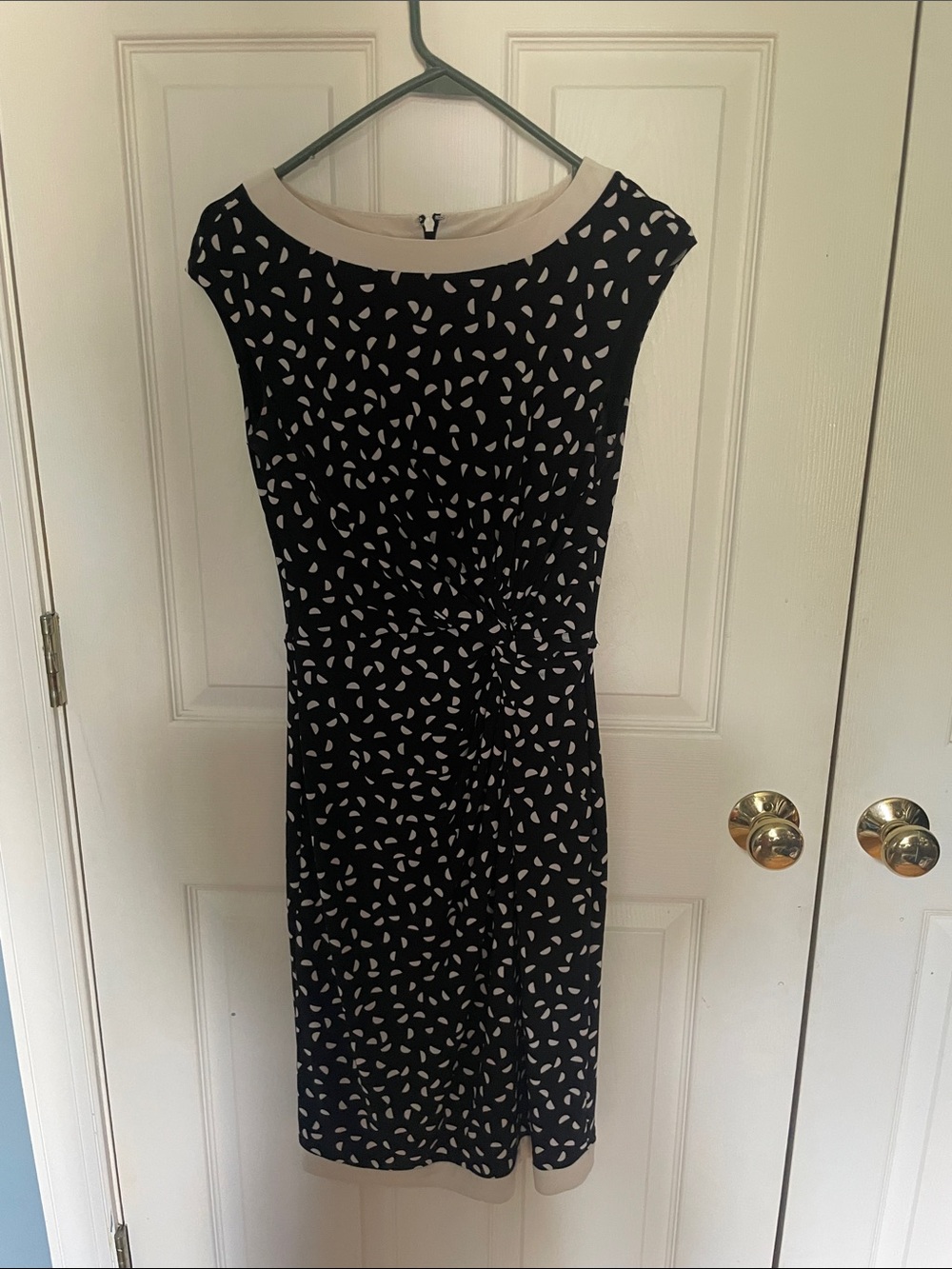 Lauren Ralph Lauren black and Cream Cap-Sleeve Sheath Dress size 4